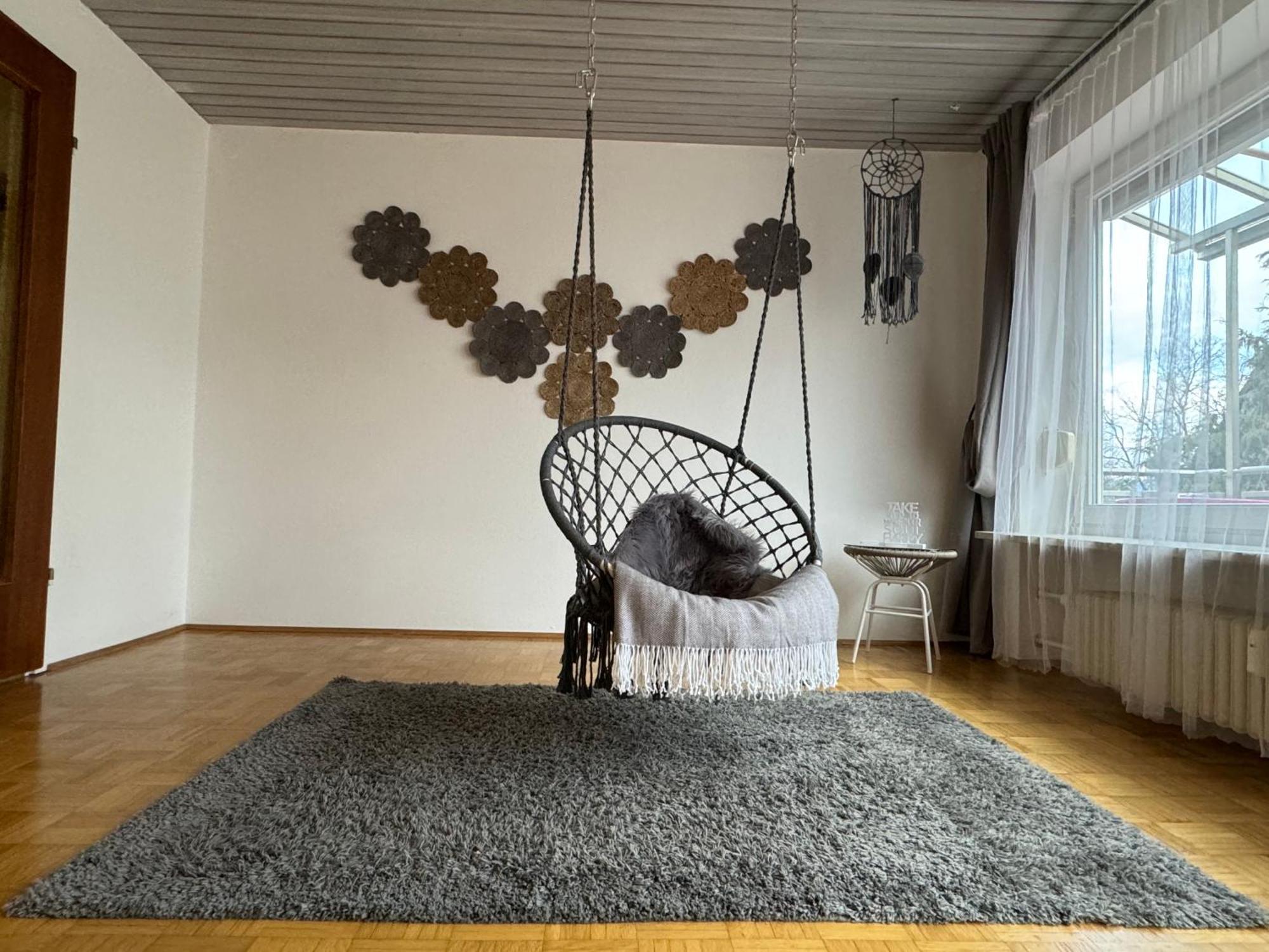 Fewo Boho 110 Qm Mit Bergblick 3 Min Bahnhof Apartment Laufen Exterior photo