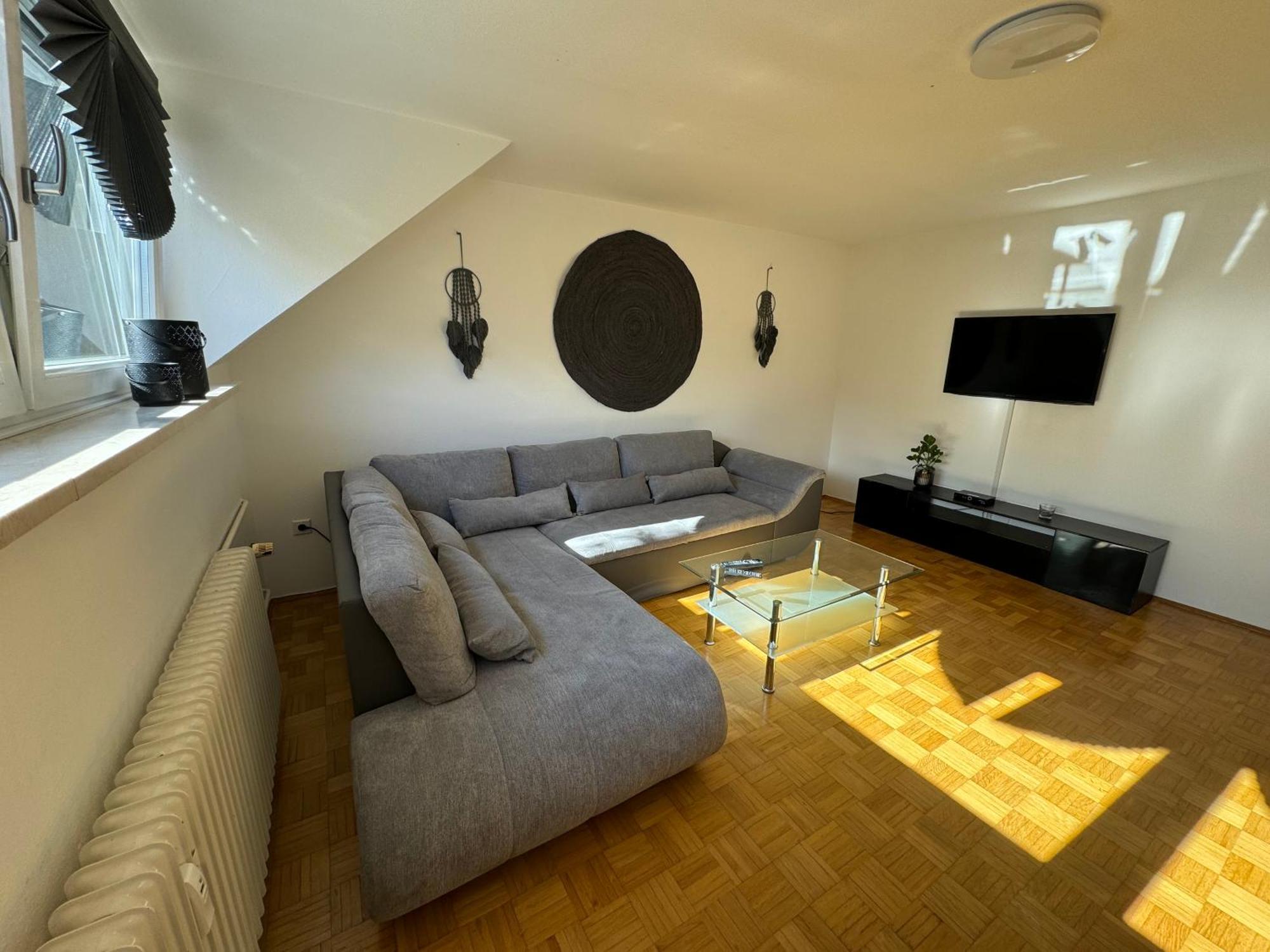 Fewo Boho 110 Qm Mit Bergblick 3 Min Bahnhof Apartment Laufen Exterior photo