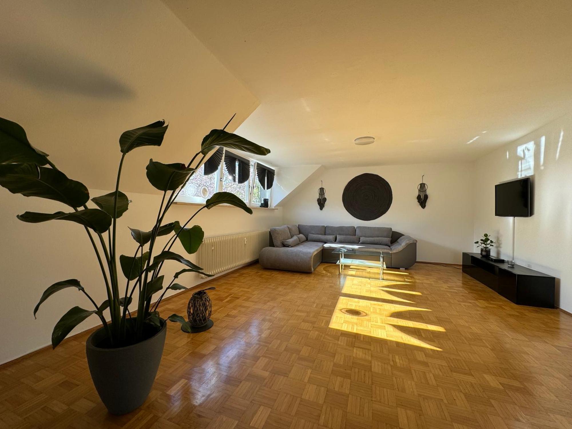 Fewo Boho 110 Qm Mit Bergblick 3 Min Bahnhof Apartment Laufen Exterior photo